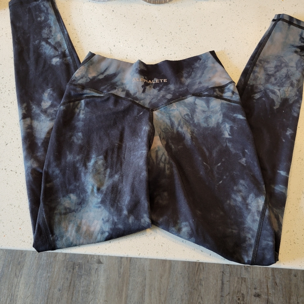 Alphalete leggings